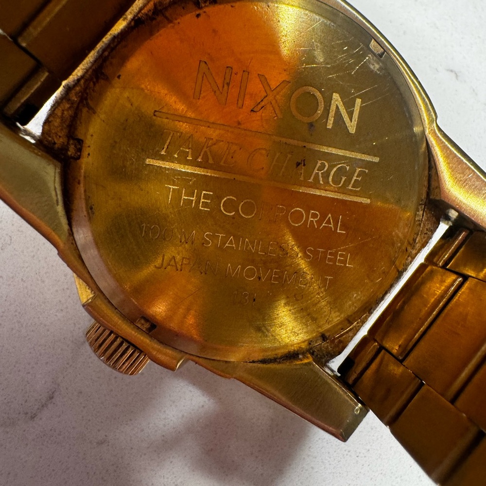 Nixon Gold Smartwatch with Bold Design - Picture 3 of 3
